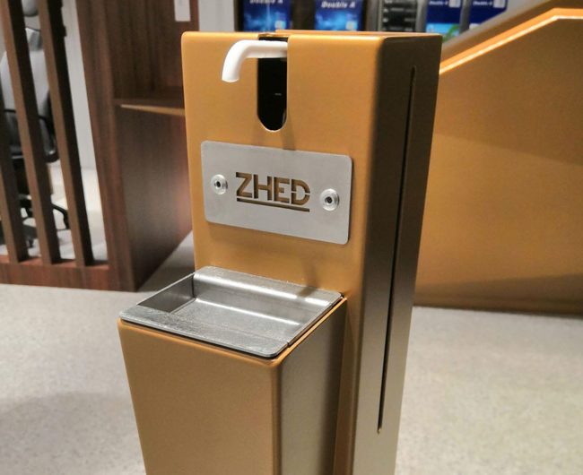 borne-distributeur-gel-hydroalcoolique-metal-made-in-france-design-elegant-mail