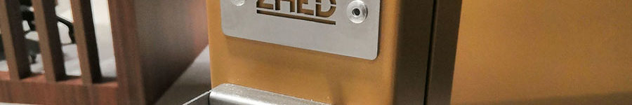 borne-distributeur-gel-hydroalcoolique-metal-made-in-france-design-elegant-mail