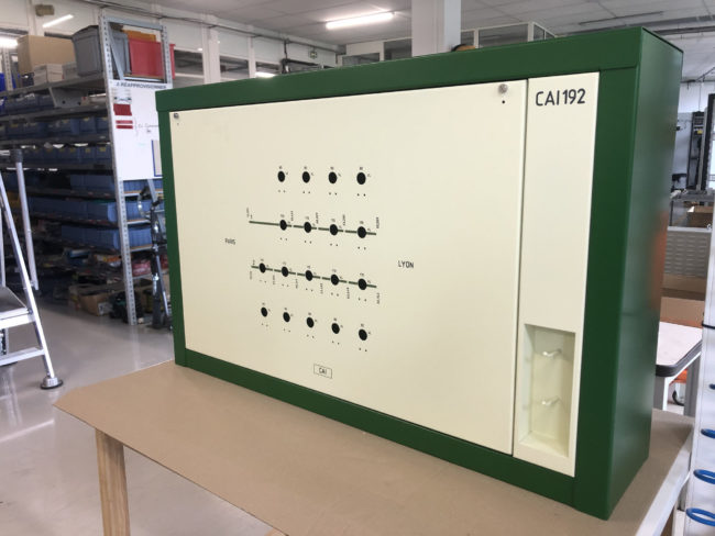 fabricant-coffret-SNCF-electrique-facade-train-tolerie-remond-2